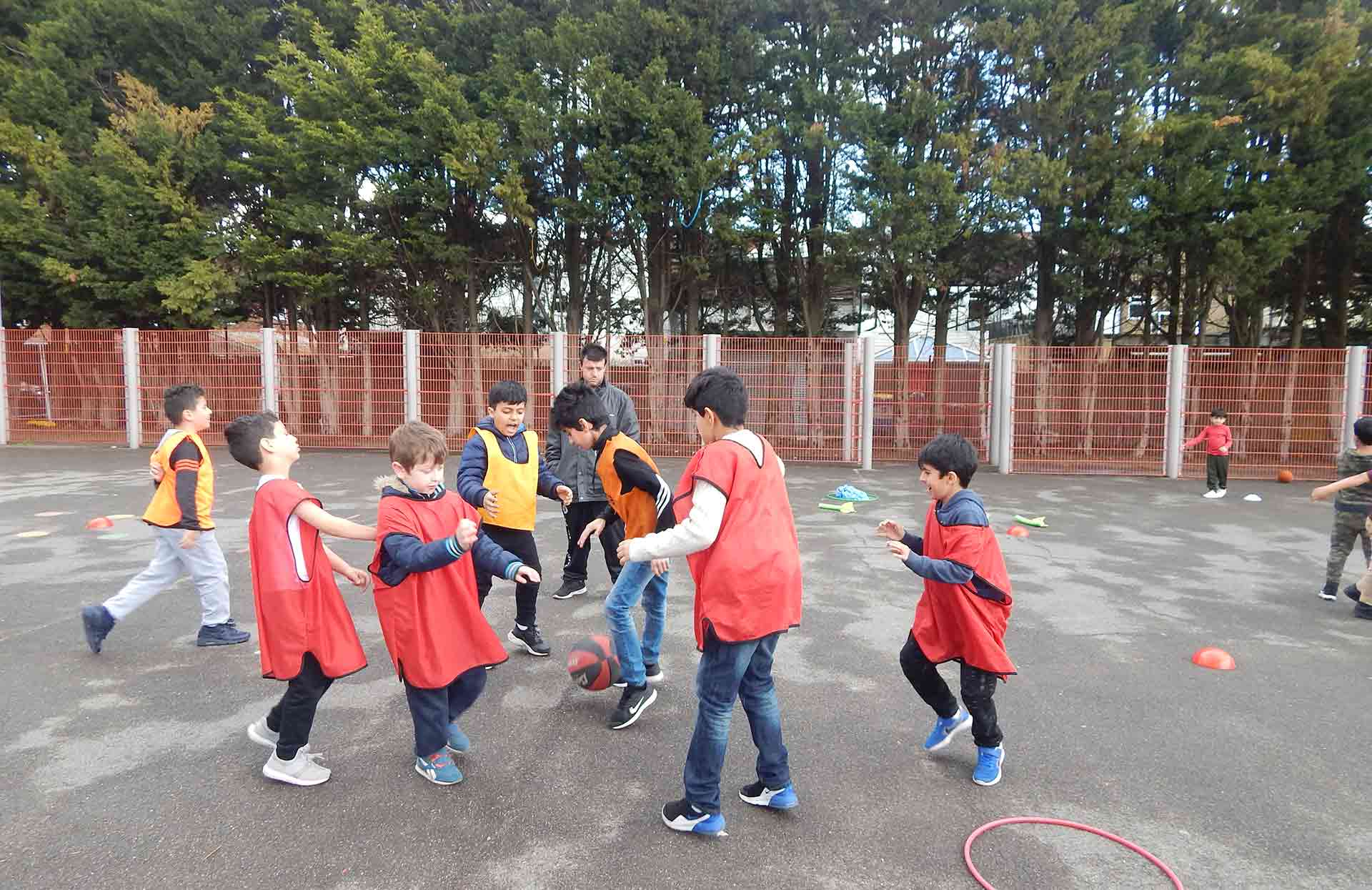 children-playing-football-alridha